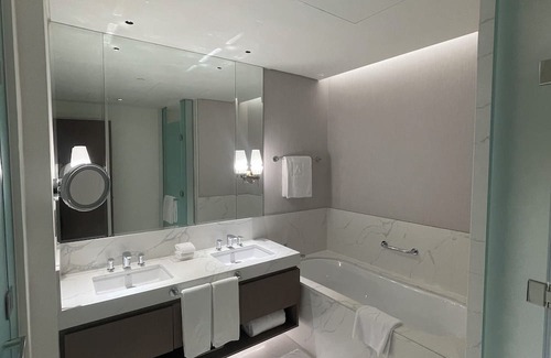 Muharraq Apartment | Address Beach Resort - 3 Bedroom Sea View Apartment