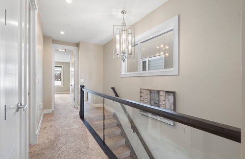 Killarney House | Luxurious 4BR Killarney Home |AC| Rooftop & Garage