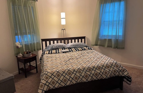 Cartersville Cottage | Butterfly-Crossing TWO Charming 2bedroom Country cottage 1-Acre Cartersville