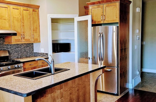 Fort St. John House | Family-size Spacious Executive Duplex