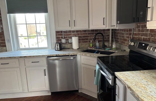 Danville Apartment | Beautiful 2-bedroom loft apartment with AC and WiFi in lovely Danville