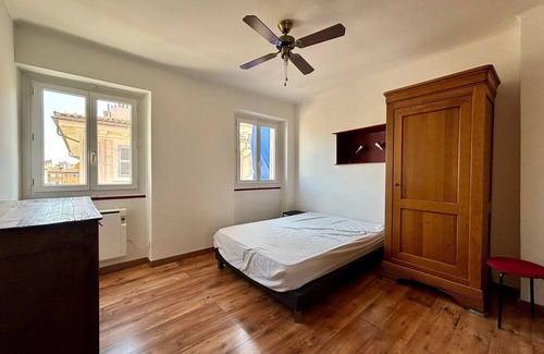 Opera Apartment | Large T2 - 54 m2 - In the heart of the 'Vieux Port' , facing the Opera!