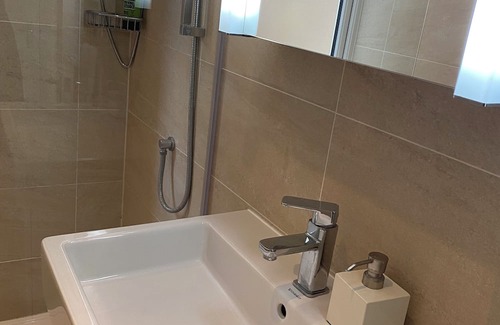 Dulwich House | Large ensuite bedroom