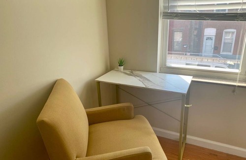 Newbold Apartment | Cozy Private En-Suite in South Philly with AC and wifi
