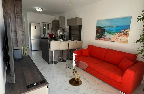 Bugibba Apartment | NEW, Sea-side Hot Tub, BBQ LUX Apartment