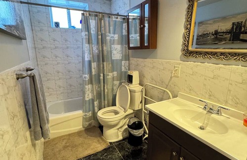 Hillside Apartment | Charming 2 Bedroom Apartment