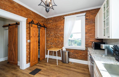 Ludlow House | Ludlow Lodge w/City Views – Where History Meets Modern Comfort!