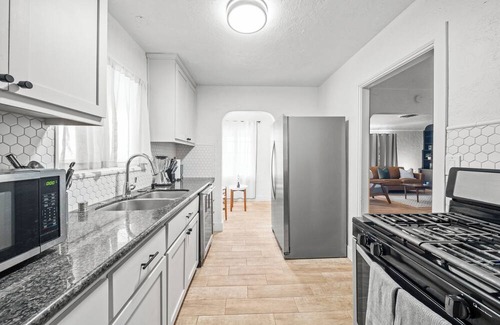 El Centro House | Lovely 2-bedroom house in El Centro with WiFi, AC