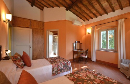 Casole d'Elsa Villa | Villa Paradiso 16 - Eight Bedroom Villa, Sleeps 16