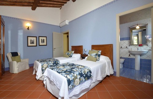 Casole d'Elsa Villa | Villa Paradiso 16 - Eight Bedroom Villa, Sleeps 16