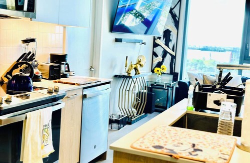 Wynwood Art District Apartment | Art District Sauna Heated Rooftop Pool Rides to the Beach and Airport