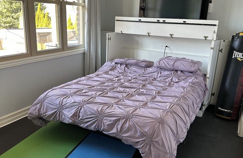 Amherstview Apartment | Pool, hot tub, theatre, games, sauna family escape!