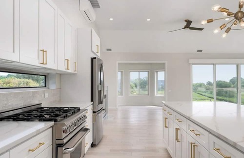 East Moriches House | Impeccably renovated 5 Bedroom on the water