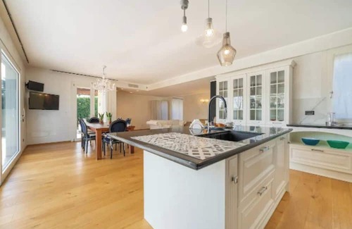 Pagnano Apartment | Villa Meadow
