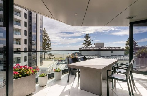 Mount Maunganui Apartment | 3 Bedroom Luxury Apartment with Heated Pool