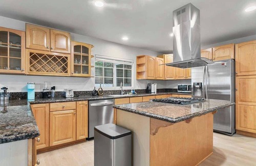 Eagle Rock House | Instant Tour: 1st Floor bdr for Vacation&WFH&Insurance&Relocation #41652