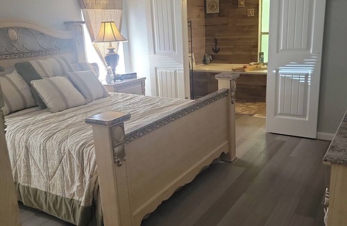 Eatonton House | Excellent Family Getaway off Crockett Creek Lake while enjoying Nature
