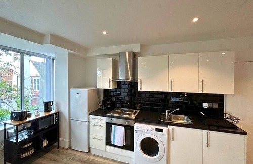 Wokingham Apartment | Wokingham Stunning Two Bedroom Centrally Located