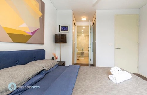 Camperdown Apartment | 1 Bed Apt, AirCon & Large Balcony with BBQ