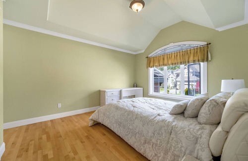 Westwood Plateau Bed & Breakfast | Italian-style Luxury House (Not Whole House): 1 Queen Bed/1 Private Bath