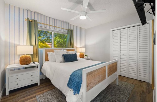 Clearwater House | Sea Breeze Haven ~ Htd Pool ~ Fire Pit ~ PuttPutt