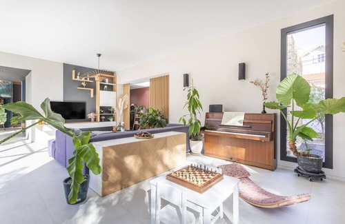 8th Arrondissement Villa | Villa Pastré 8 min walking distance of the beach