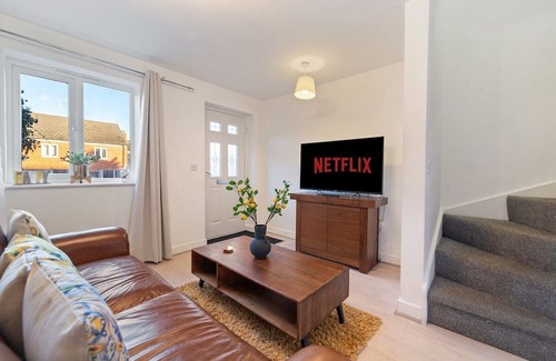 Aylestone House | City Center Charm and Comfort
