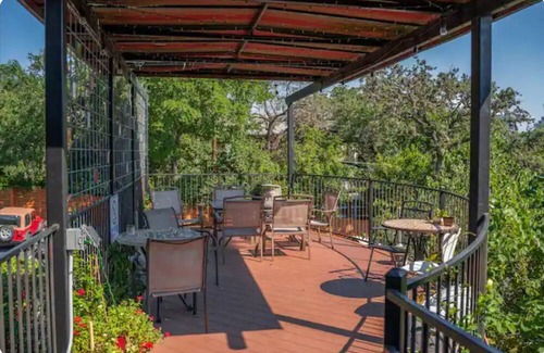 Travis Heights Condo | Walking distance to South Congress!
