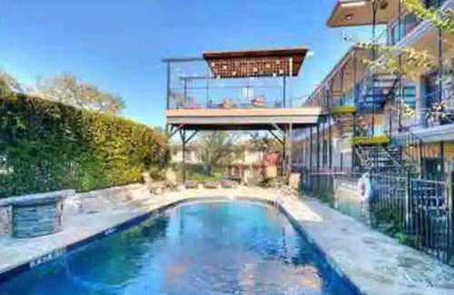 Travis Heights Condo | Walking distance to South Congress!
