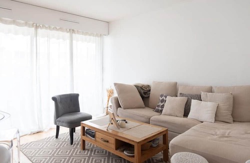 Quartier de Javel Apartment | Lovely spacious cocoon with balcony