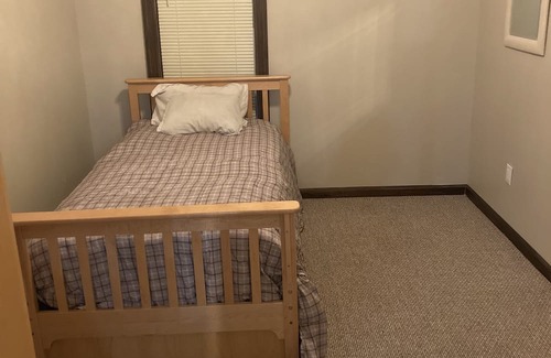Scott City House | Guest House