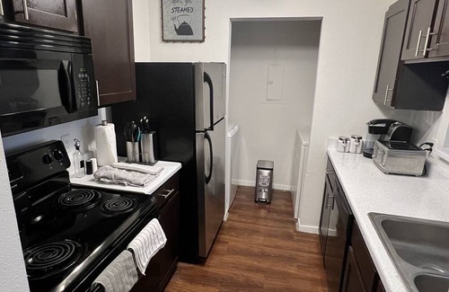 Pleasant Valley Apartment | Cozy Fully Equipped Central ATX Apt Room 1