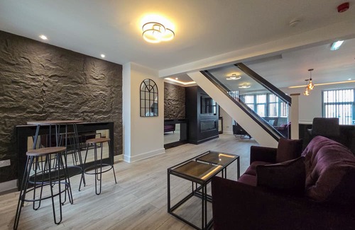 South Shore Apartment | Luxury Duplex 4 Bedroom Apartment by DYSA Living