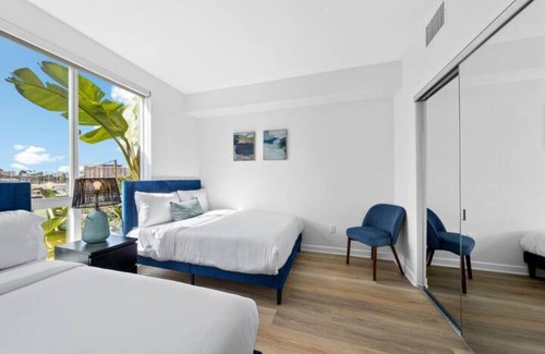 Marina del Rey Apartment | Bleu Mer Spacious Beach view