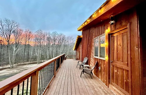 Campobello Cabin | Cozy Bear Den Cabin In Campobello SC