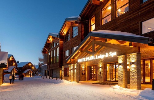 Plagne Centre Apartment | Lovely apartment for 8 guests with hot tub, WIFI, pool, TV, balcony and parking