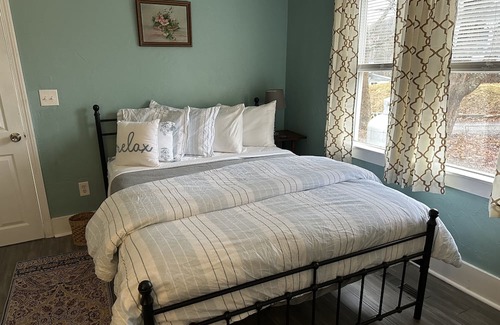 Ellsworth Apartment | The central retreat apartment. Pet-friendly