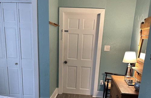 Ellsworth Apartment | The central retreat apartment. Pet-friendly