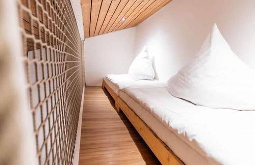 Hayingen Apartment | Holiday house house on the rock