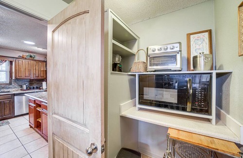 Tulsa House | Tulsa Home w/Outdoor Patio & Grill!
