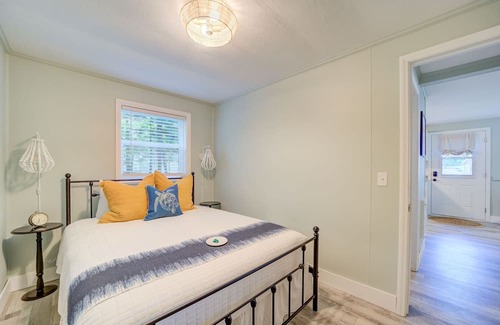 Muskegon House | Cottage Retreat Scenic Drive Resort 1