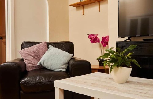 Goole House | 4 Bedroom Kingston House