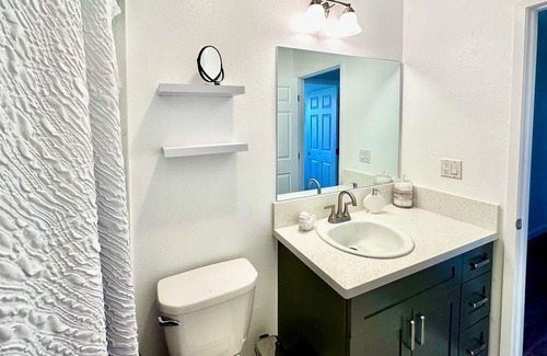 Kapolei House | Dog-friendly stay with kitchenette, washer/dryer, & fitness room access