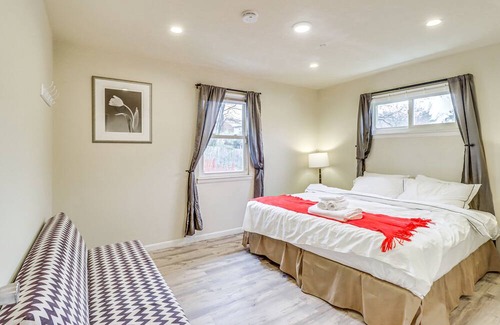 Temple Hills House | Temple Hills Home w/ Private Backyard < 9 Mi to DC