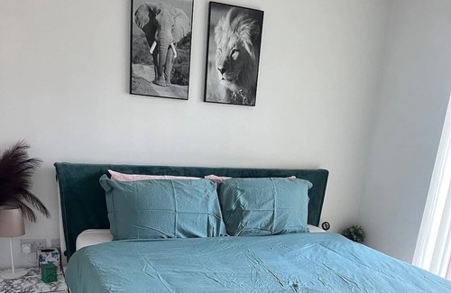 Dunton Green Apartment | Bright apartment, 40m to London