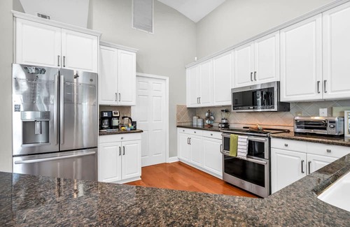 Greenview Shores House | Wellington Polo Retreat | Family Poolside Bliss!