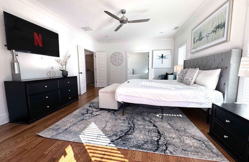 Home Park House | Spacious Luxury Home in Atlanta!