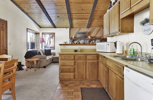 Sugarloaf Cabin | Sugar Bear Retreat- Adorable Big Bear Cottage