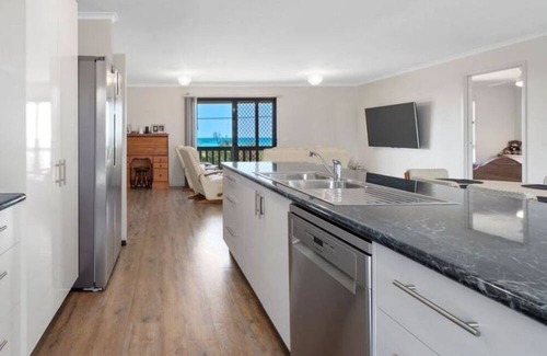Gippsland House | Escape to Paradise: Beauty-Peace-Serenity 5Bedrooms/2bathrooms/2Kitchens/2Living