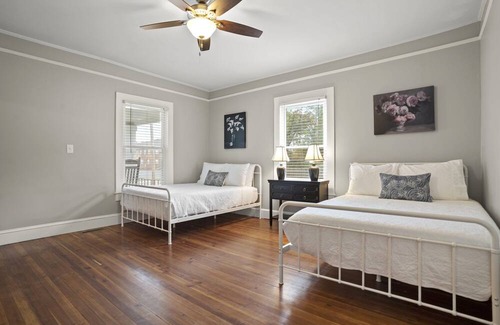 Sans Souci House | 4BR Bungalow by Swamp Rabbit: Pets and Playground